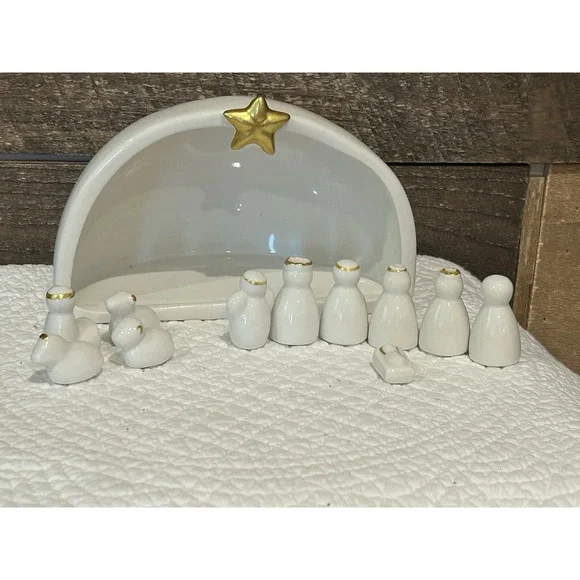 Accent Decor Nativity Set White Ceramic With Gold Accents Creche 7.5 x 4.5